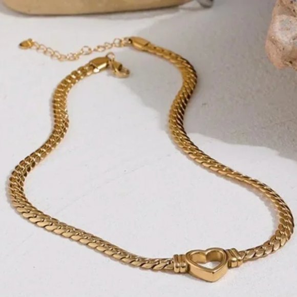 NEW 18K Gold Plated Chain Heart Necklace - Picture 4 of 4